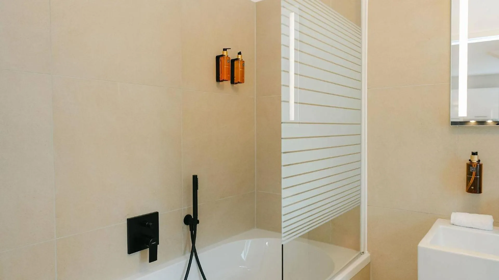 Apartment Modern 3Br Perfect For 4-6 Metro Close To Naschmarkt Wien